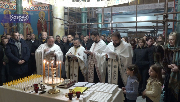 Jeleosvećenje u hramu u Leposaviću Jeleosvećenje u hramu u Leposaviću