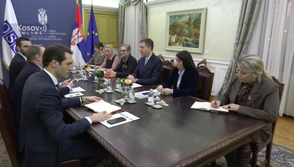 Đurić sa visokim komesarom Oebsa za nacionalne manjine Kampom Đurić sa visokim komesarom Oebsa za nacionalne manjine Kampom