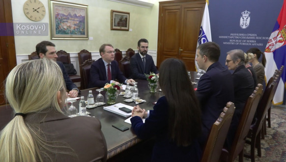 Đurić sa visokim komesarom Oebsa za nacionalne manjine Kampom Đurić sa visokim komesarom Oebsa za nacionalne manjine Kampom