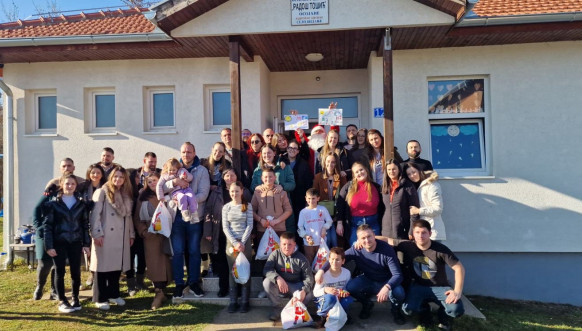 Osmeh na dar novogodišnja akcija Osmeh na dar novogodišnja akcija