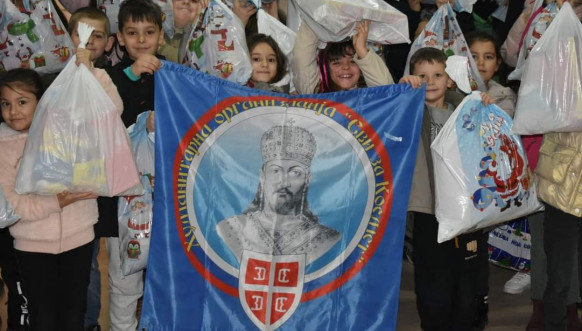Svi za Kosmet dodela paketića Svi za Kosmet dodela paketića