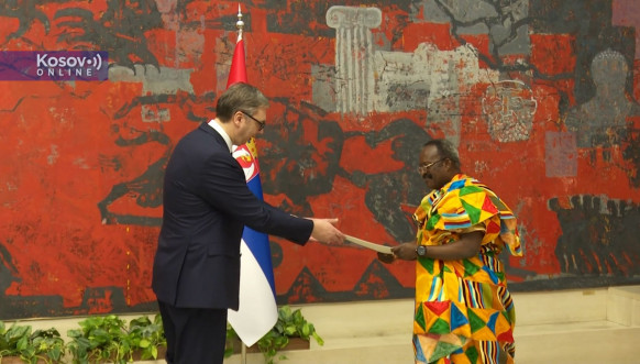 Vučić i novi ambasador Gane Kvesi Ahivoja