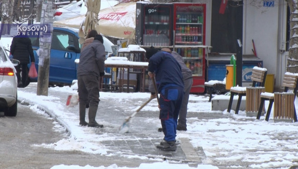 Čišćenje puteva u Gračanici