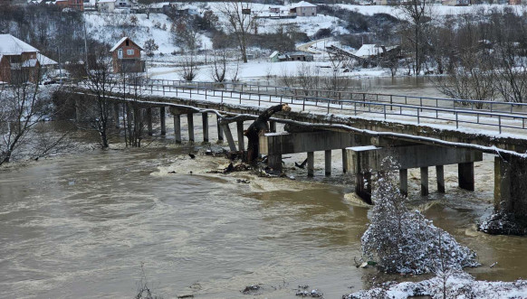 oštećen most u Leposaviću