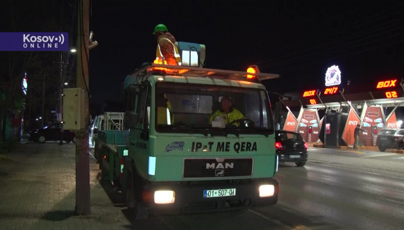 Skidanje zastava Srbije u Gračanici