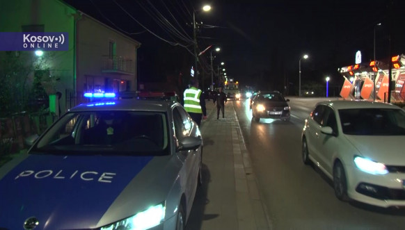 Skidanje zastava Srbije u Gračanici