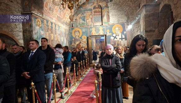 Patrijarh Porfirije služio liturgiju u Pećkoj patrijaršiji