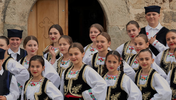 Narodne nošnje za decu u enklavama Narodne nošnje za decu u enklavama