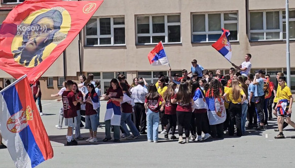 Maturanti Osnovne škole „Leposavić” Maturanti Osnovne škole „Leposavić”