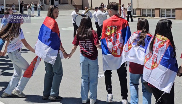 Maturanti Osnovne škole „Leposavić” Maturanti Osnovne škole „Leposavić”