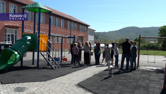 Protest zdravstvenih radnika u Gračanici Protest zdravstvenih radnika u Gračanici