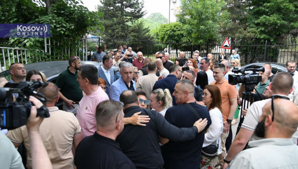 Radojević i Zaporožac izlaze iz policijske stanice