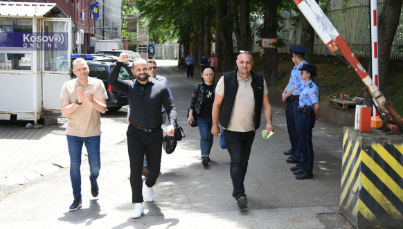 Radojević i Zaporožac izlaze iz policijske stanice