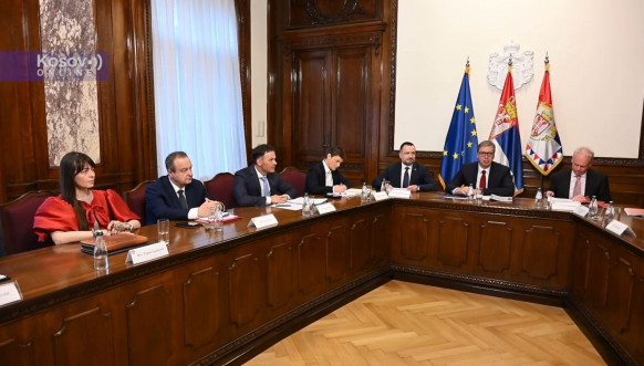 Vućić na sastanku Operativnog tima za pristupanje EU Vućić na sastanku Operativnog tima za pristupanje EU