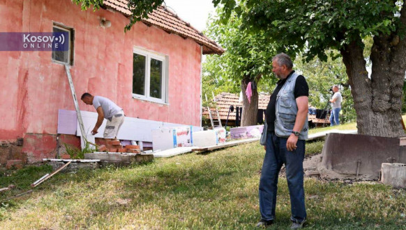devojčice, Leposavić, radovi na kući