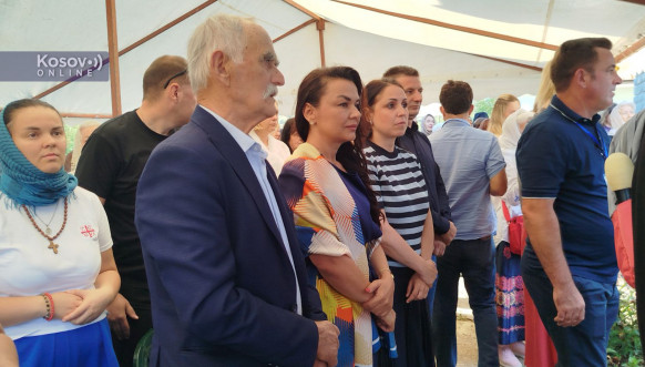 Milena Parlić na parastosu u Osojanima Milena Parlić na parastosu u Osojanima