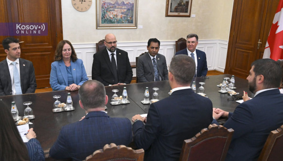Đurić sa članovima Parlamentarne grupe prijateljstva Kanada – Srbija Đurić sa članovima Parlamentarne grupe prijateljstva Kanada – Srbija