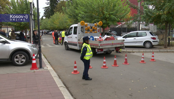 Počelo obeležavanje horizontalne signalizacije u Zvečanu