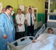 Petar Petković u poseti povređenom srpskom mladiću 