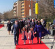 Osmani s porodicom ulazi u kabinet