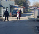 Policija na ulazu u KBC u Severnoj Mitrovici