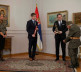Selaković i Gujon dodeljuju nagradu čuvaru Zejtinlika