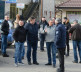 Okupljeni ispred Opštine Leposavić uoči rasprave o eksproprijaciji
