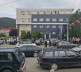 Sirene u Leposaviću, Zubinom Potoku i Zvečanu, i Severnoj Mitrovici, Kosovska policija oko zgrada opština