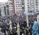 Veliki broj građana Severne Mitrovice pale sveće za poginule u Banjskoj