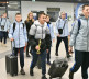 Mladi fudbaleri na aerodromu