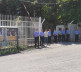 građani Severne Mitrovice kod policijske stanice
