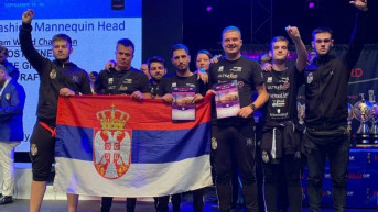 Luka Mitrović i sa kolegama frizerima iz Srbije 