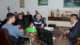 Aleksandar Spirić sa studentima Prištinskog univerziteta