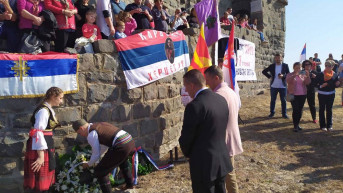 Polaganje venca na spomenik 