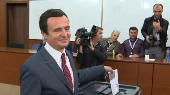 Kurti glasao