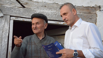 Slobodan Petrović u selu Banje 