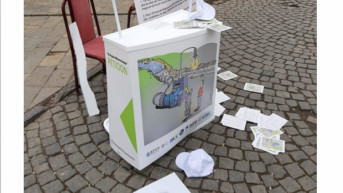 Štand za peticiju protiv izgradnje malih hidroelektrana