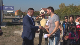 Popović dodeljuje ključeve stanova