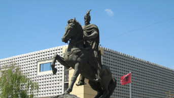 Spomenik Skenderbegu Spomenik Skenderbegu