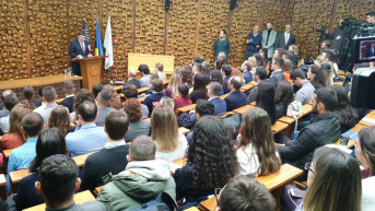 Palmer sa studentima