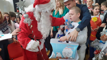 Podela paketica za ucenike sa posebnim potrebama