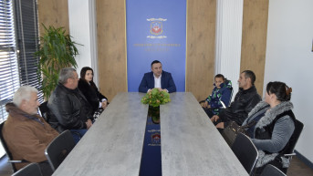 Srđan Popović sa građanima 