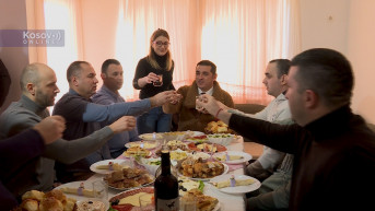 Aleksandar Spirić sa saradnicima u poseti porodici Simonović 
