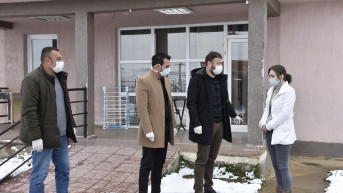 Aleksandar Popović tokom obilaska Doma za stare u Gračanici