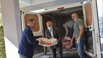 Podela humanitarne pomoću u Mališevu