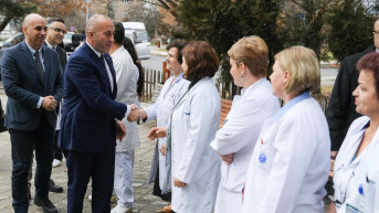 Haradinaj sa zdravstvenim radnicima