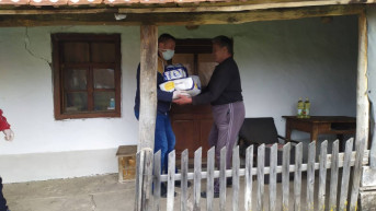 Volonteri - Gračanica - podela pomoći