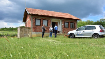 Kosovska policija kod povratnika u Klini 