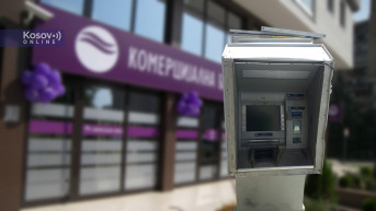 Bankomat koji su noćas pljačkaši izvadili ispred Doma Kulture u Gračanici Bankomat koji su noćas pljačkaši izvadili ispred Doma Kulture u Gračanici