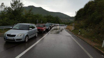 Administrativni prelaz Jarinje - gužva Administrativni prelaz Jarinje - gužva